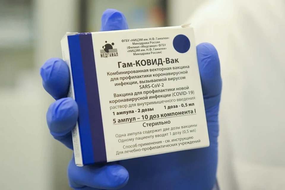 Главврач поликлиники №17 подсчитал, сколько привитых от коронавируса в итоге заболевают инфекцией.