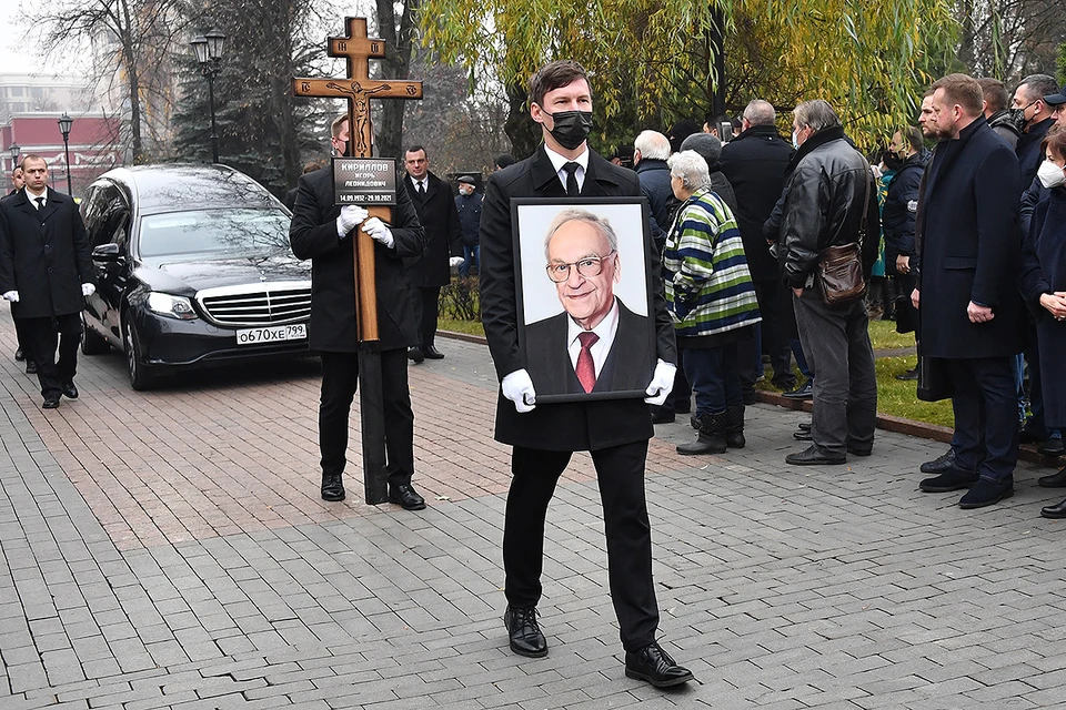В Москве прошли похороны телеведущего, диктора Игоря Кириллова.