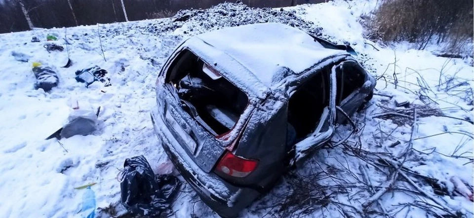 Малолитражка Hyundai Getz съехала с проезжей части и опрокинулась.