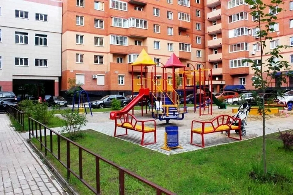 Дворы благоустроят в семи городах и двух рабочих поселках