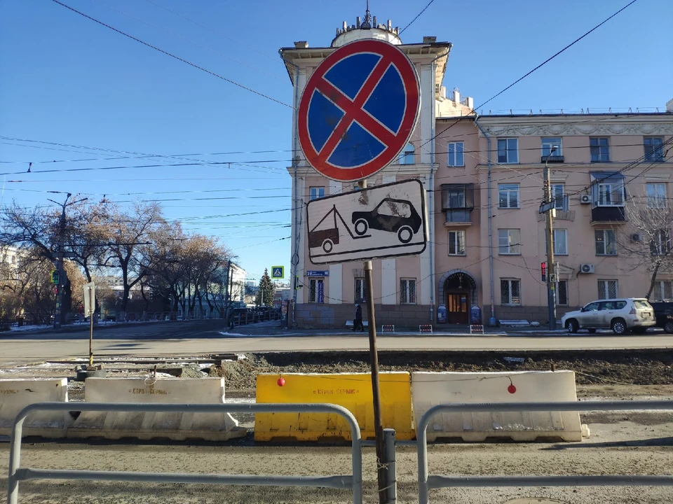 В Челябинске продолжается ремонт трамвайных путей.