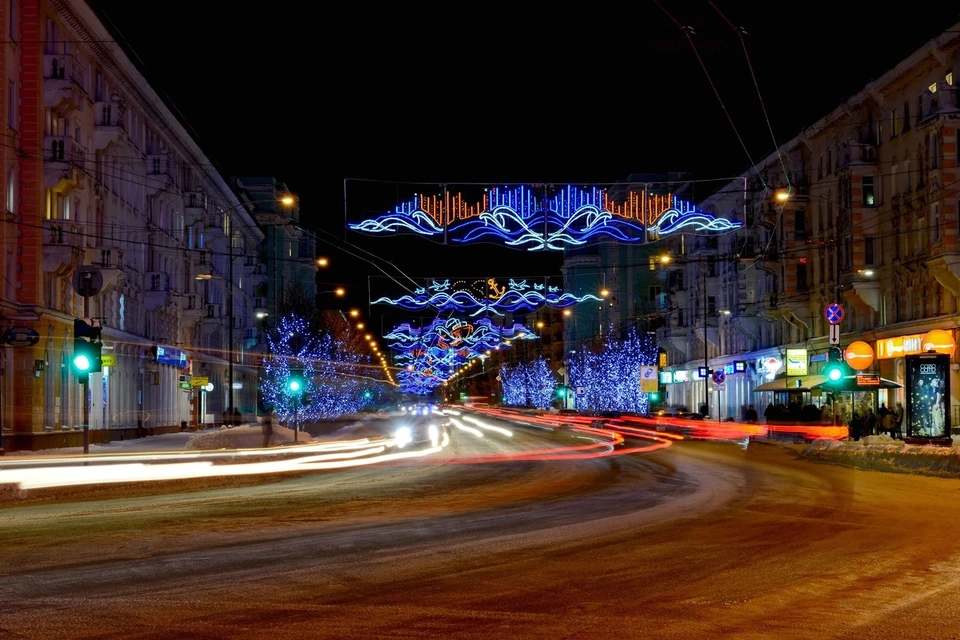 В центре Мурманска встали троллейбусы.