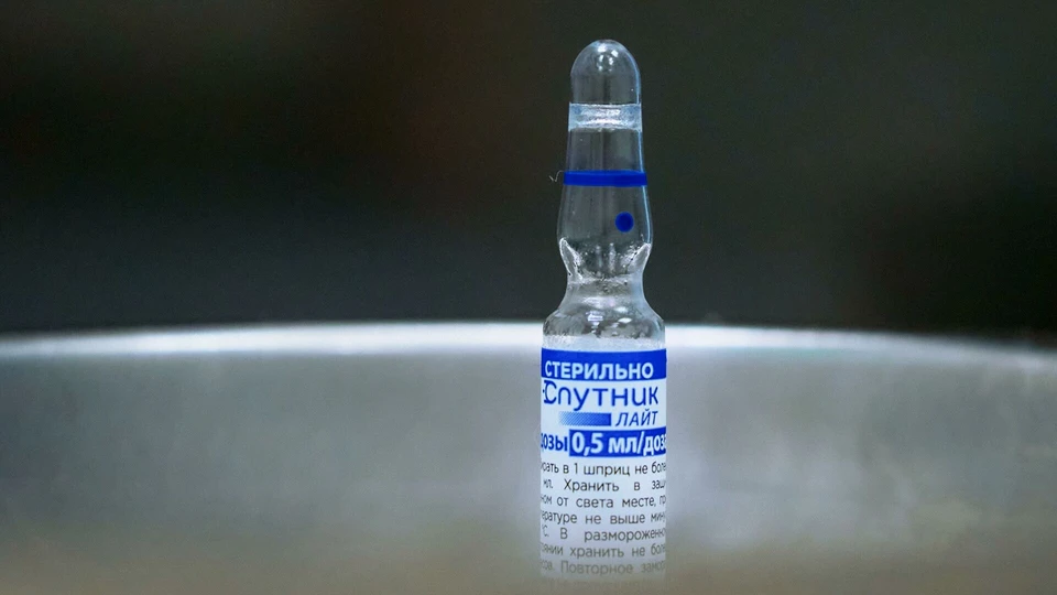 Казахстан планирует закупить вакцину «Спутник Лайт»