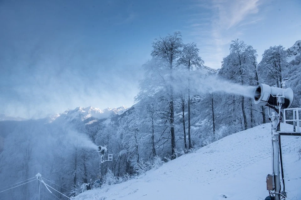 Для лыжников в Сочи снега много не бывает. Фото: "Роза Хутор"