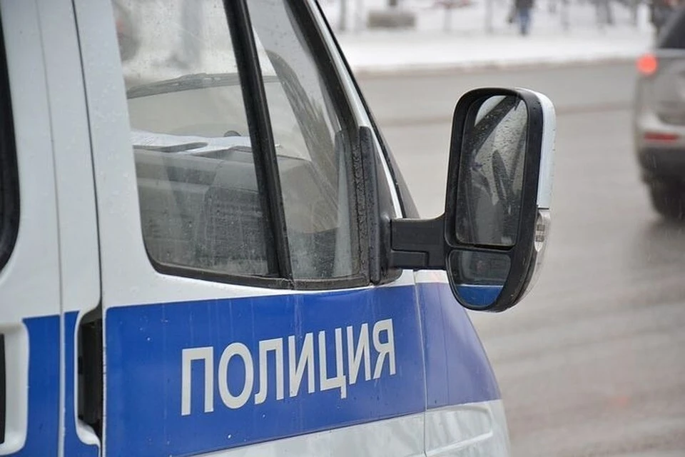 На место происшествия выезжала полиция.