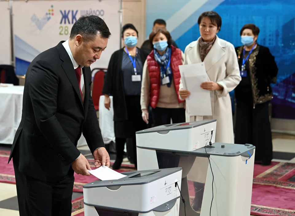 Президент проголосовал на выборах депутатов парламента.