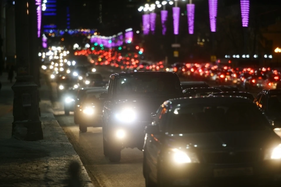 Скорость движения транспорта на некоторых улицах была 5-7 километров в час.