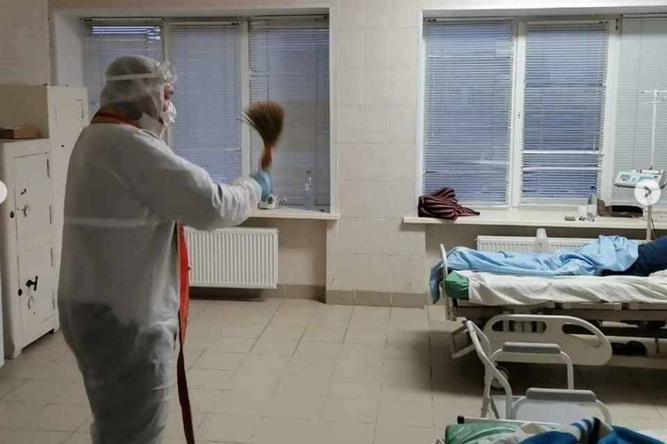 Рязанский священник своим примером показал, как можно спастись от нового штамма коронавируса – омикрона.
