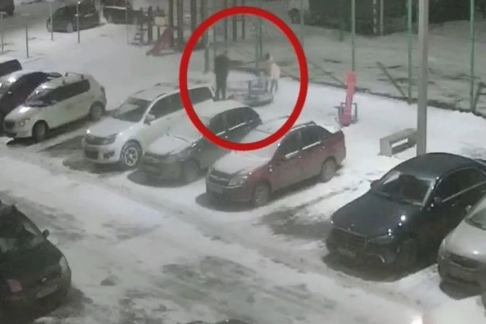 Мужчина перед нападением засыпал девушку обвинениями. Фото: "Жесть Ярославль"