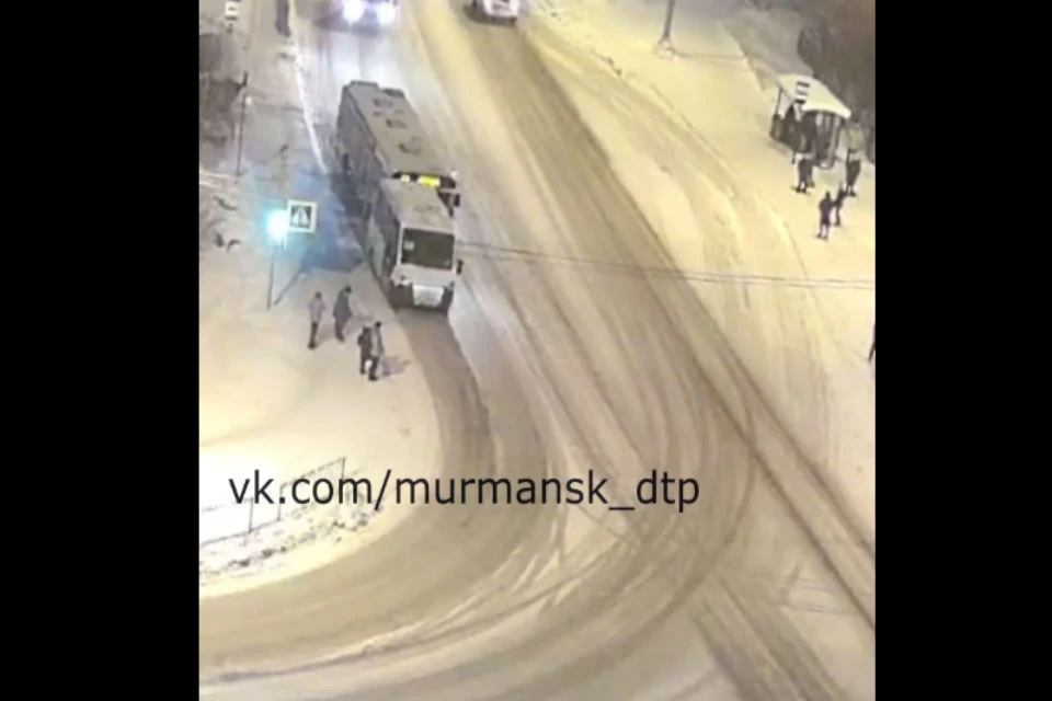 В аварии никто не пострадал. Фото: скрин видео "Мурманск ДТП ЧП"
