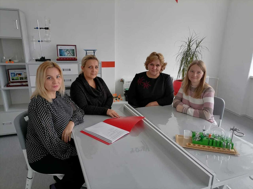 Евгения Владимировна Медведева (вторая справа). Фото предоставлено участником