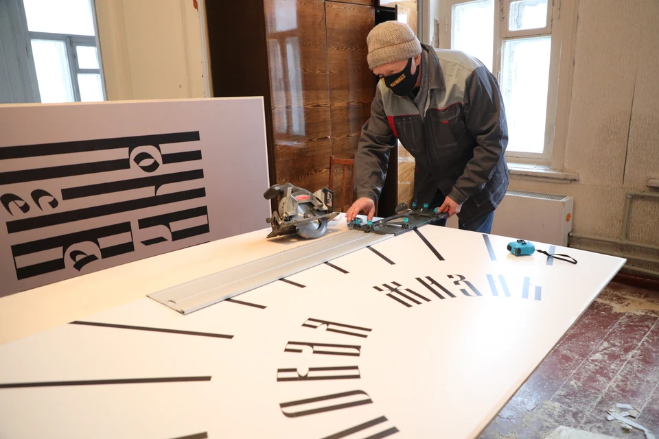 Художники и участники акции «Арт-окно» представили свои первые работы в Нижнем Новгороде 4 декабря Фото: Александр Воложанин