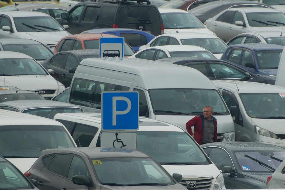 Обустраивать новые парковки будут поэтапно, исходя из наличия свободного пространства и запросов граждан.