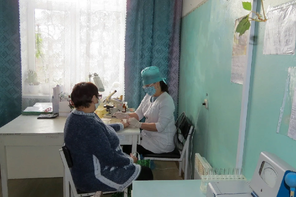 Врачи продолжают бороться с эпидемией. Фото: ОД «Мир Луганщине»