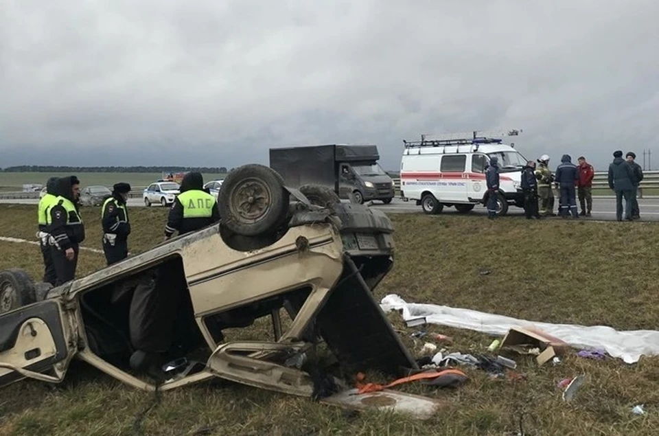 В результате ДТП на "Тавриде" пострадали двое. Фото: пресс-служба МЧС по РК