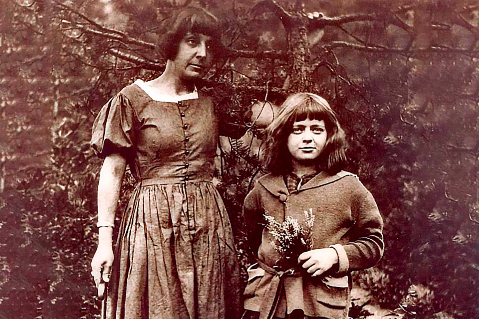 Марина Цветаева с дочерью Ариадной Эфрон.