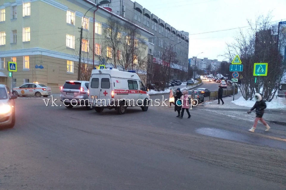 Мурманск 51 на номерах. Карла Маркса Софьи Перовской перекресток. ДТП на ул. Гагарина 14 декабря 2021.