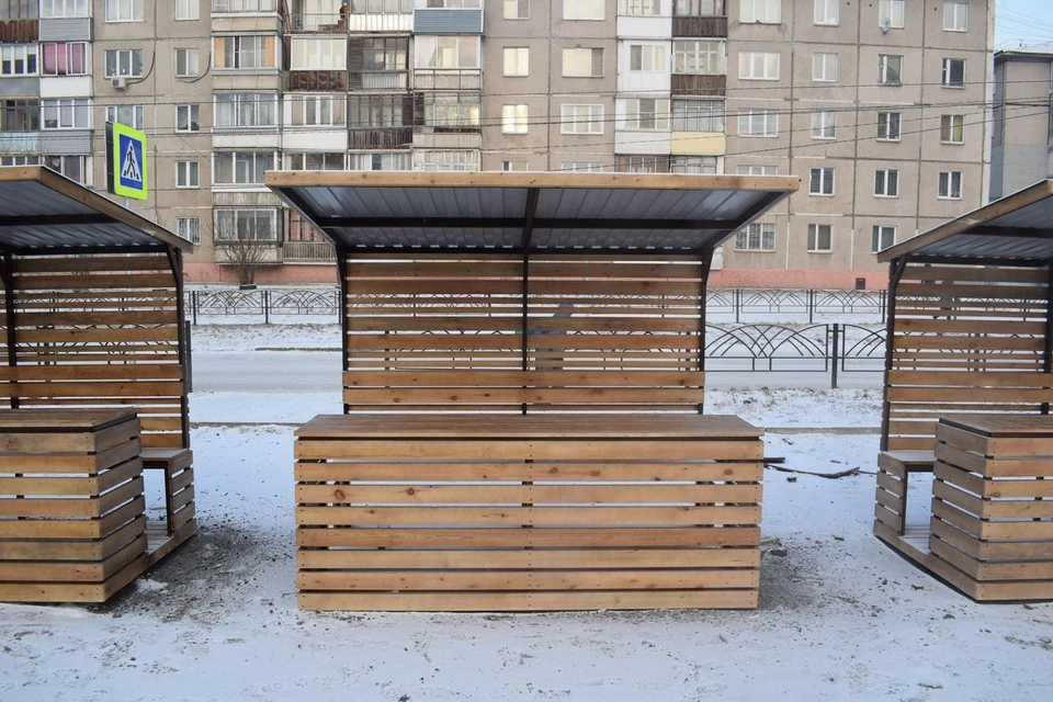 В Красноярске открыли социальные прилавки для уличных торговцев. Фото: мэрия Красноярска