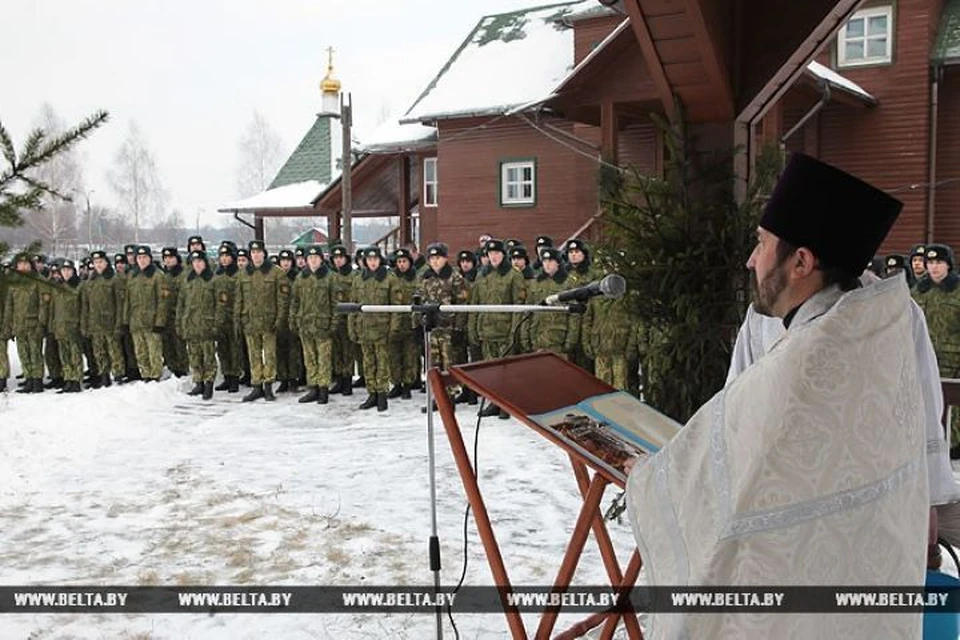 Соцопрос показал, что белорусы больше всего доверяют президенту, армии и церкви. Фото: БелТА.