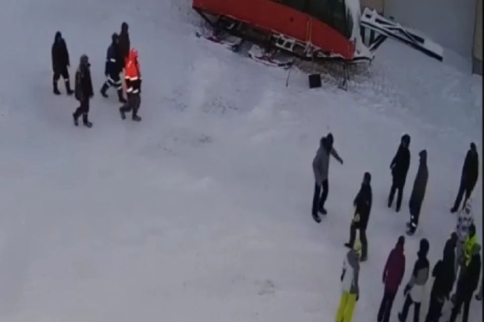 C нарушителями уже разбирается полиция. Фото: скрин видео vk.com/vladimir_komagin