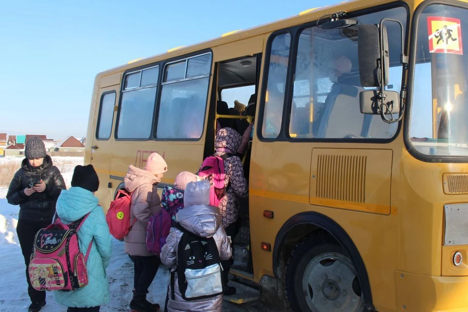 Школьников стало больше, поэтому на маршруте появился дополнительный автобус