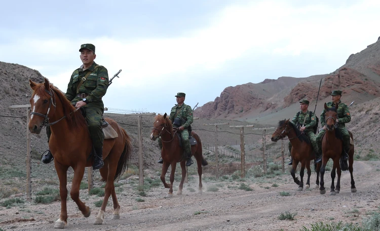 На кыргызско-таджикской границе произошел инцидент со стрельбой