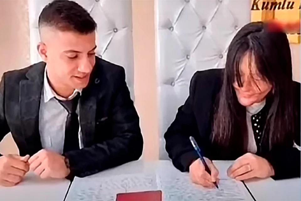 Молодая турчанка вышла замуж за человека, который изуродовал ее, плеснув в лицо кислотой