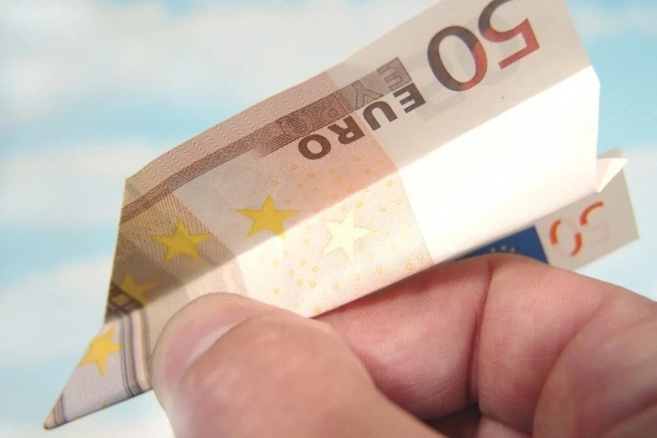 Курс евро превысил 85 рублей впервые с 30 ноября 2021