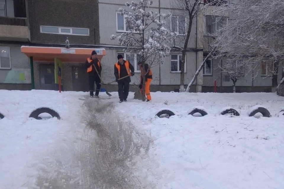 В Красноярске госавтоинспекторы обнаружили опасную горку. Фото: ГИБДД