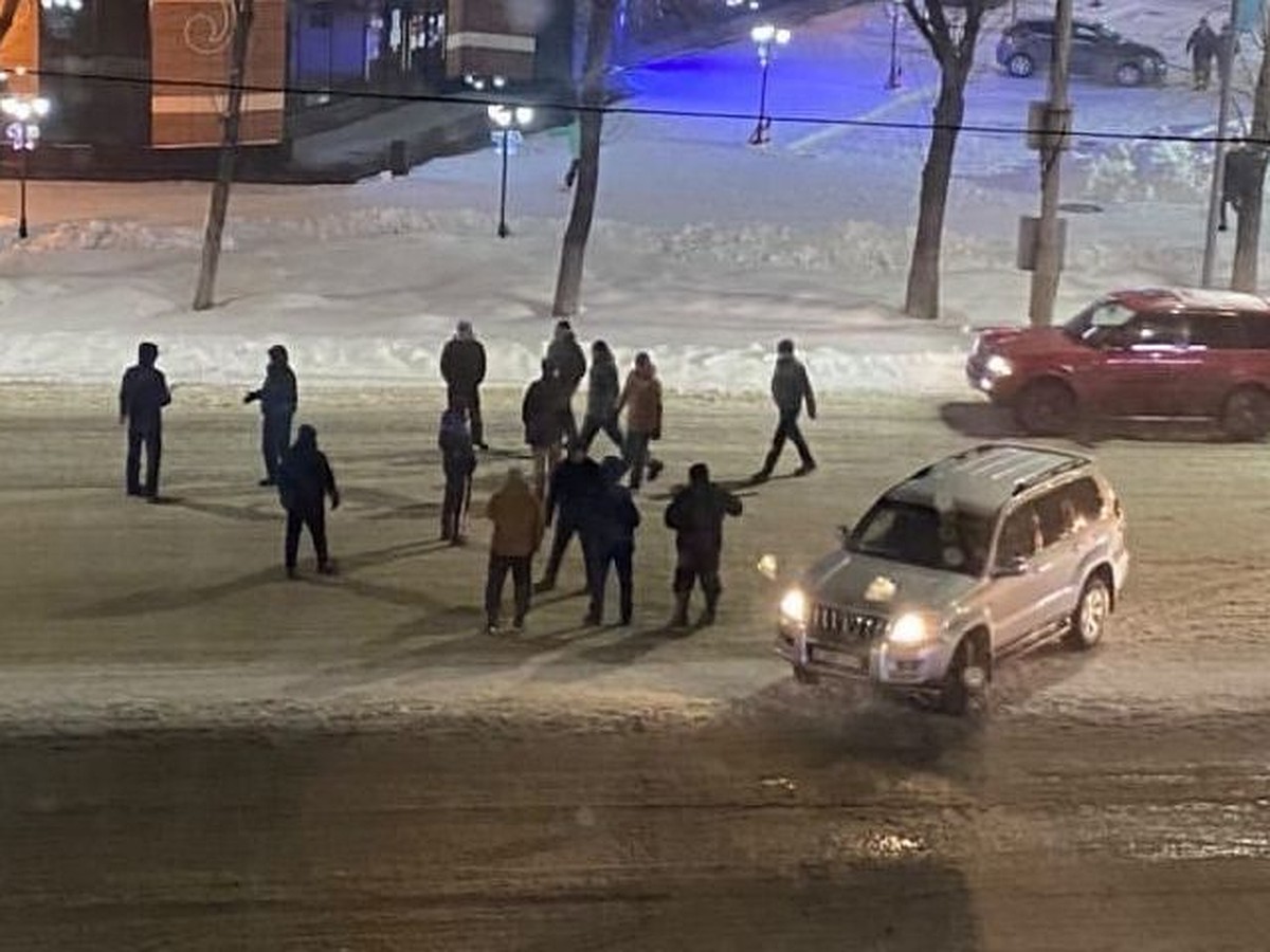 Активисты были изрядно заправлены алкоголем, буйных разогнали»: как русские  переживают беспорядки в Казахстане - KP.RU