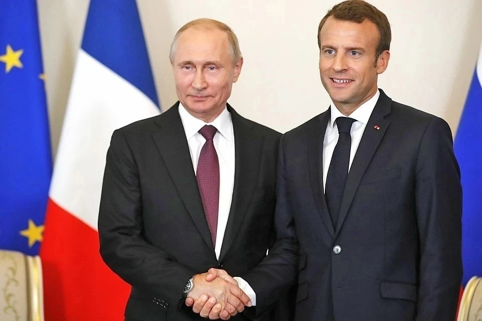 Макрон намерен в ближайшее время провести переговоры с Путиным