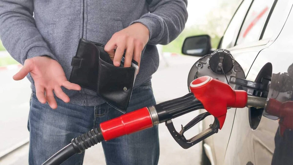 Бензин и дизтопливо опять растут в цене на заправках страны. Фото: соцсети