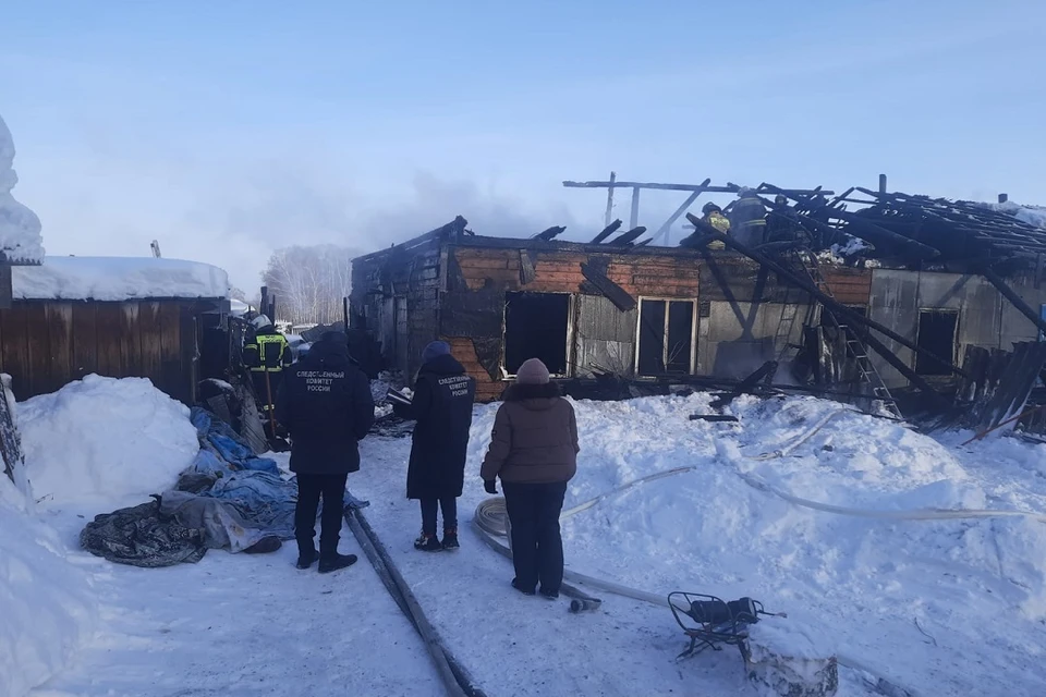 Следователи возбудили уголовное дело после пожара под Новосибирском, унесшего жизнь женщины и двоих детей. Фото: СК РФ по НСО.