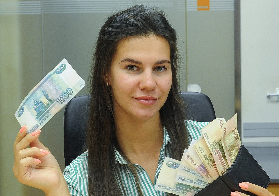 Вопреки стереотипам, только в половине из перечисленных в докладе отраслей наибольшие зарплаты платят в Москве.