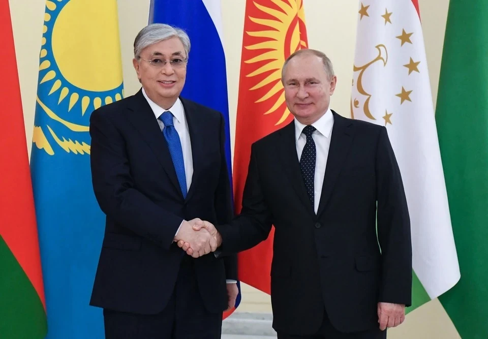 Токаев поблагодарил Путина за урегулирование обстановки в Казахстане