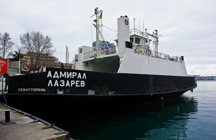 В Севастополе остановили паром «Адмирал Лазарев»
