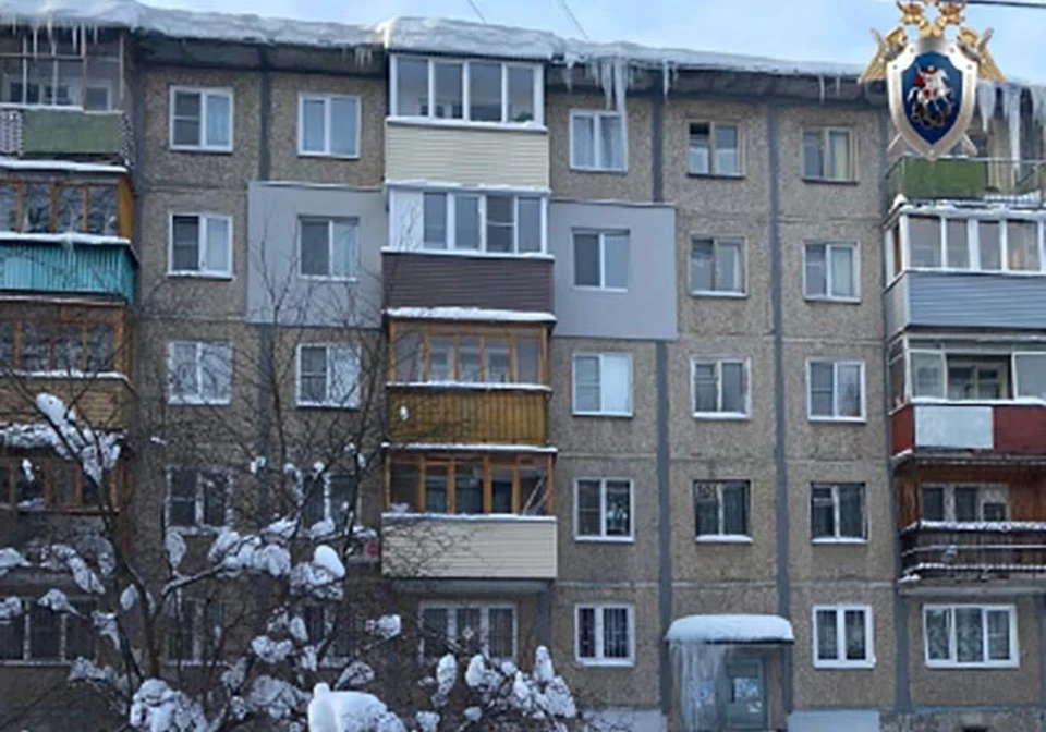 Житель Нижнего Новгорода во время семейной ссоры выбросил молодую жену с четвертого этажа.