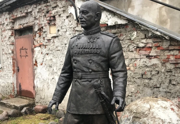 В Калининграде памятник маршалу Баграмяну хотят закрыть в воинской части
