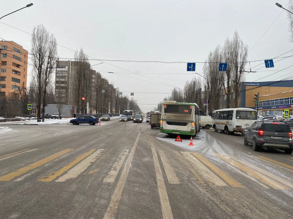 Водитель маршрута 14В нарушил дистанцию
