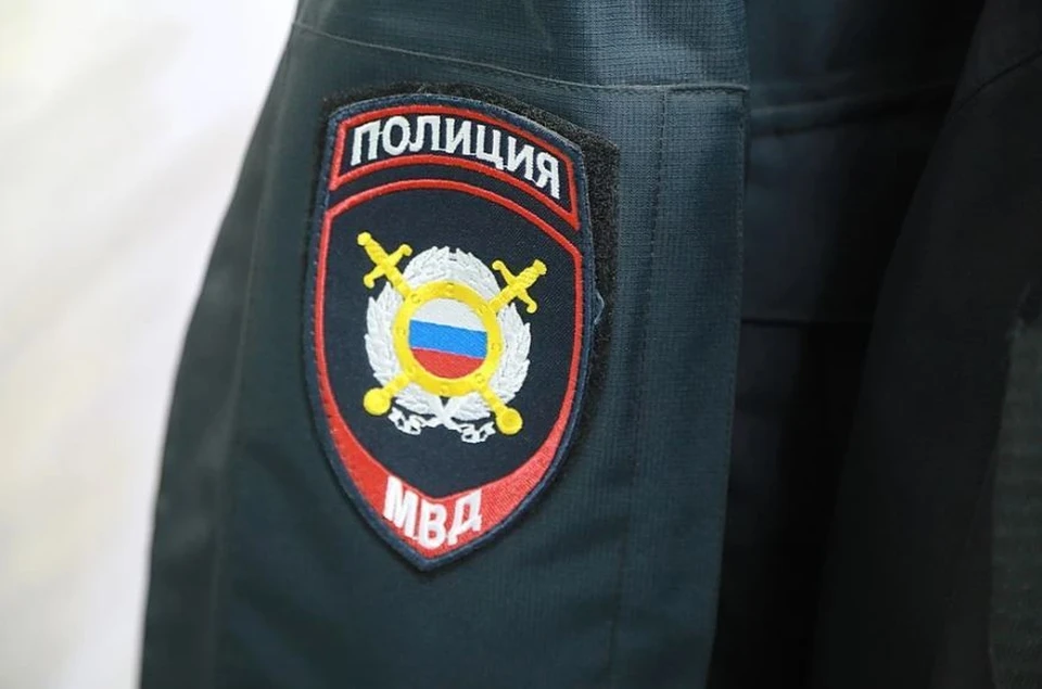 Экс-полицейского из Красноярска, устроившего дебош в подъезде, арестовали