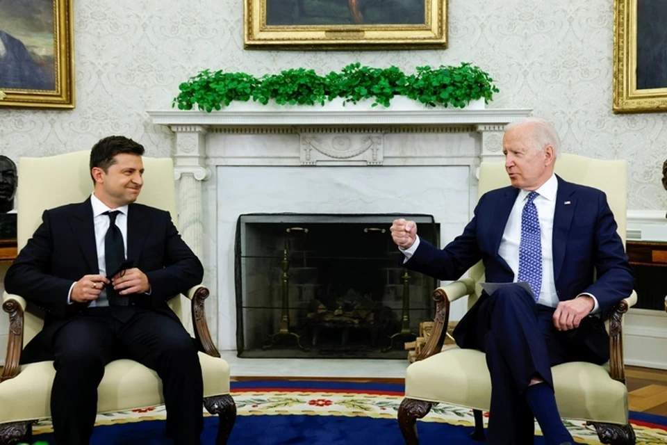 Владимир Зеленский в телефонном разговоре обсудил с Джо Байденом вопросы деэскалации и финансовую поддержку Украины