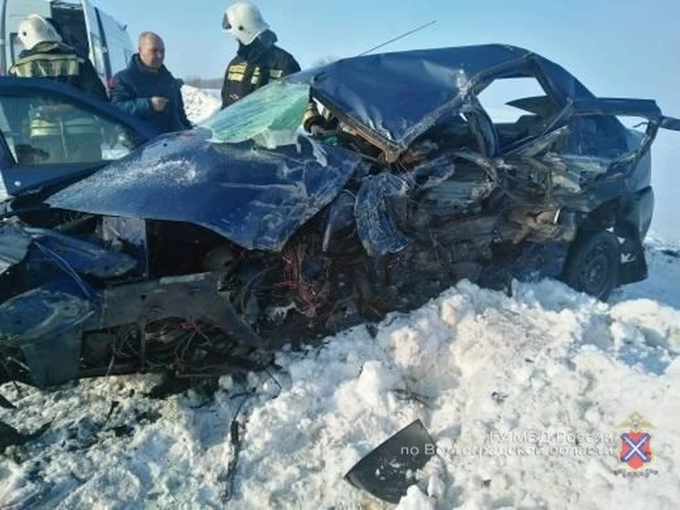 Водитель "Рено", в который врезалась автолюбительница на внедорожнике, скончался на месте.