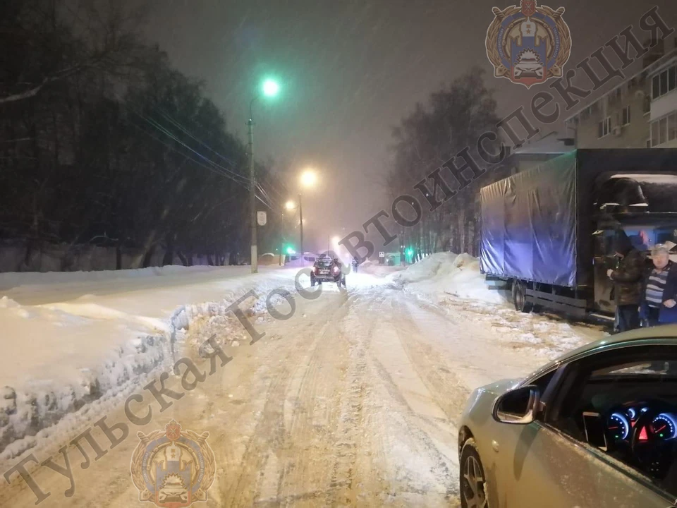 В Новомосковске Тульской области иномарка ночью сбила пешехода