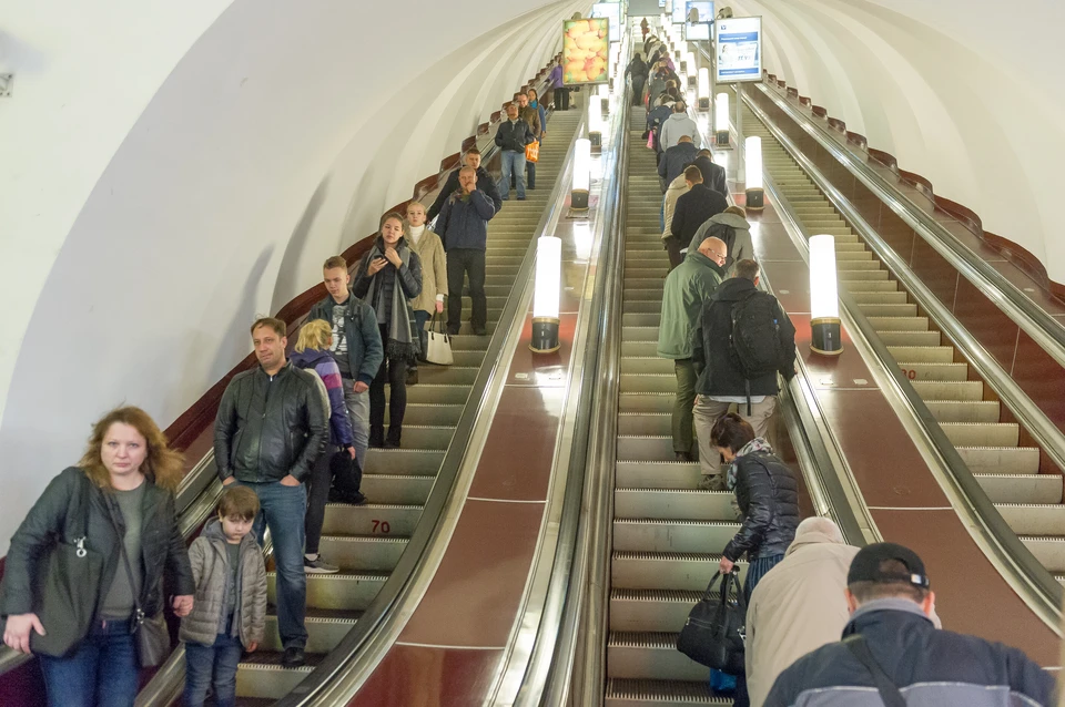 В Петербурге начался ремонт вестибюля станции метро "Московская"
