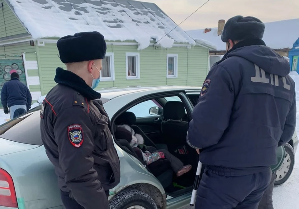 Полицейские проверили, как родители перевозят детей