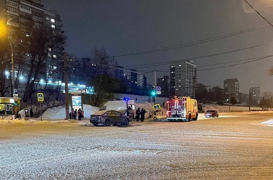 В ДТП пострадали три человека.