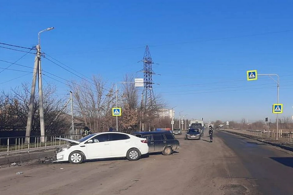 В аварию попали Kia Rio и «ВАЗ-21043». Фото: отдел пропаганды УГИБДД