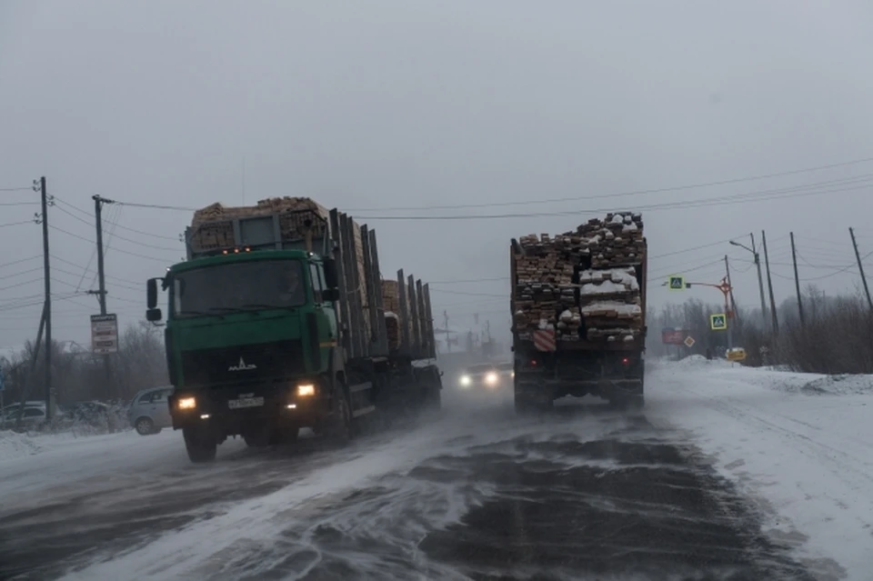 Ограничение на проезд грузовиков вводится ежегодно на время весенней распутицы для сохранности автодорог местного значения