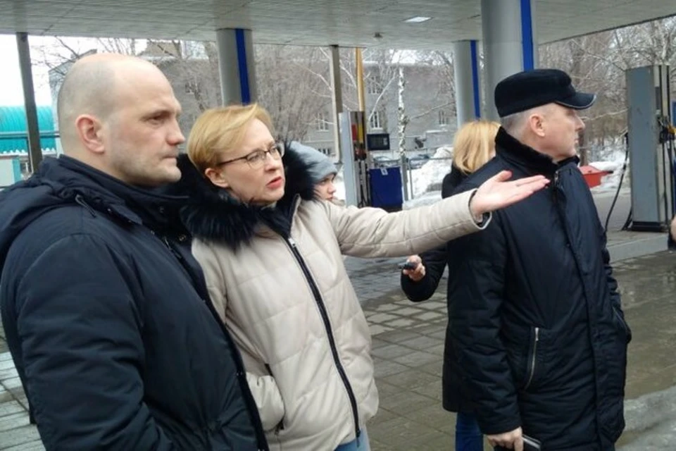 Евгения Садовникова (слева) обвиняют в хищении более 20 миллионов рублей. Фото: администрация Самары