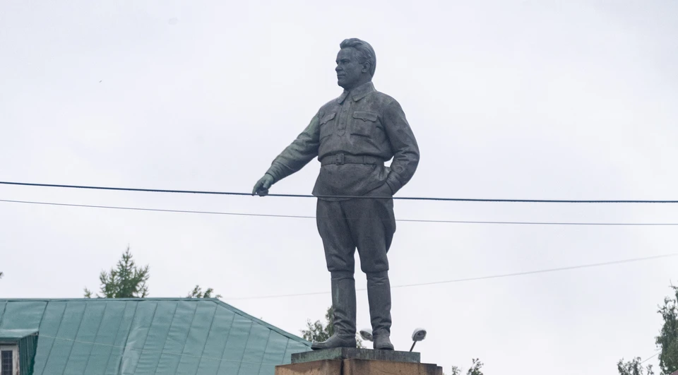 Памятник Кирову уже привели в норму